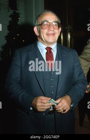 **PHOTO DE FICHIER** Ed Asner est décédé. Ed Asner Circa années 80 crédit: Ralph Dominguez/MediaPunch Banque D'Images