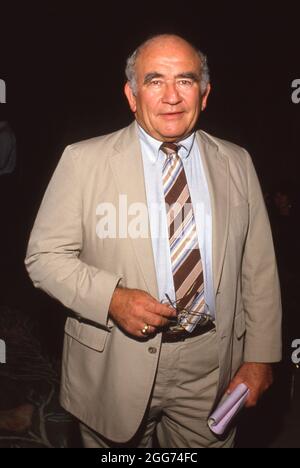 **PHOTO DE FICHIER** Ed Asner est décédé. Ed Asner Circa années 80 crédit: Ralph Dominguez/MediaPunch Banque D'Images