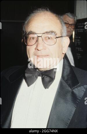 **PHOTO DE FICHIER** Ed Asner est décédé. Ed ASNER r5324b crédit: Ralph Dominguez/MediaPunch Banque D'Images