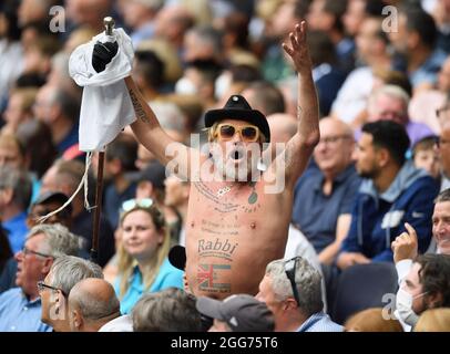 Londres, Royaume-Uni. 29 août 2021. 29 août 2021 - Tottenham Hotspur v Watford - Premier League UN fan de Tottenham Hotspur pendant le match de la Premier League au Tottenham Hotspur Stadium, Londres. Crédit photo : crédit: Mark pain/Alamy Live News Banque D'Images