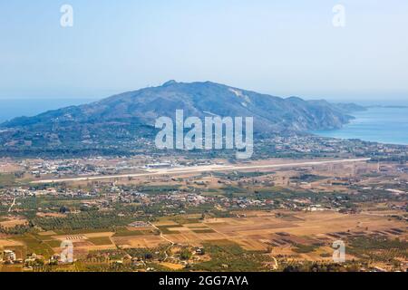 Zakynthos, Grèce - 20 septembre 2020 : vue aérienne du terminal de l'aéroport de Zakynthos (ZTH) en Grèce. Banque D'Images