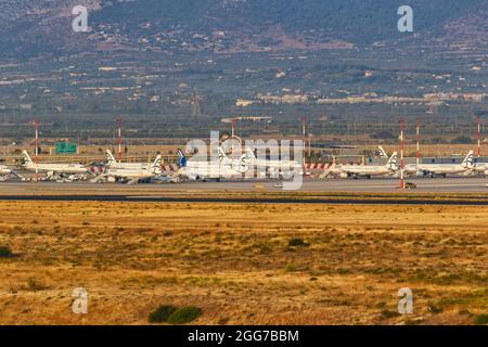 Athènes, Grèce - 23 septembre 2020 : avions Aegean Airlines Airbus à l'aéroport d'Athènes (ATH) en Grèce. Banque D'Images