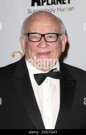 Beverly Hills, CA - Ed Asner arrive aux Prix Genesis du 25e anniversaire à Beverly Hills, Californie, États-Unis. 19 mars 2011. Crédit photo: Krista Kennel/Sipa Press/genesisawardskk.097/1103201916 crédit: SIPA USA/Alay Live News Banque D'Images