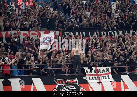 Milan, Italie. 29 août 2021. Supporters de Milan lors de la série UN match de football 2021/2022 entre AC Milan et Cagliari Calcio au stade Giuseppe Meazza à Milan (Italie), le 29 août 2021. Photo Andrea Staccioli/Insidefoto crédit: Insidefoto srl/Alamy Live News Banque D'Images