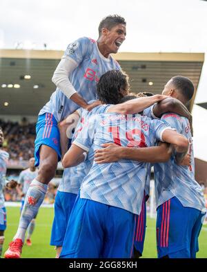 WOLVERHAMPTON, ANGLETERRE - AOÛT 29 : Mason Greenwood de Manchester United fête avec Raphael Varane, Aaron WAN-Bissaka, Bruno Fernandes après scor Banque D'Images