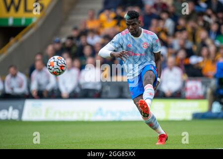 WOLVERHAMPTON, ANGLETERRE - AOÛT 29 : Paul Pogba de Manchester United lors du match de première ligue entre Wolverhampton Wanderers et Manchester U Banque D'Images