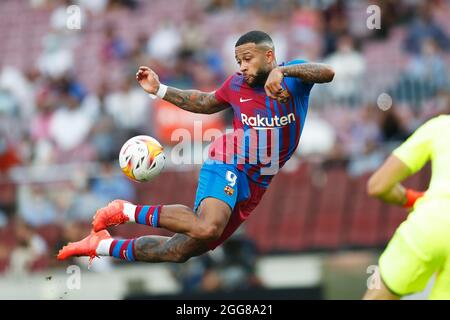 Memphis Delay en action pendant le match de la Liga Santander 2021/22 entre le FC Barcelone 2-1 Getafe CF le 29 août 2021 au stade Camp Nou à Barcelone, Espagne. Credit: Daisuke Nakashima/AFLO/Alamy Live News Banque D'Images