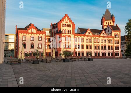 Ancien bâtiment administratif Hoerder Burg près de Phoenixsee, Dortmund, Allemagne Banque D'Images