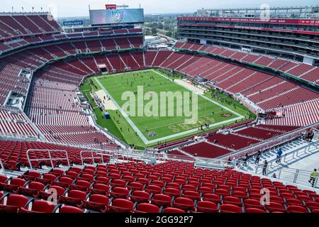 Une vue d'ensemble du Levi's Stadium avant le match de la NFL entre les 49ers de San Francisco et les Raiders de Las Vegas, le dimanche 29 août 2021, à Santa Clara, Calif. (Neville Guard/image du sport) Banque D'Images