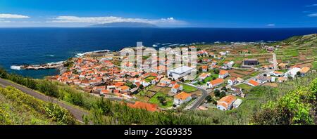 Vue panoramique de Vila do Corvo (île de Corvo, Açores) Banque D'Images