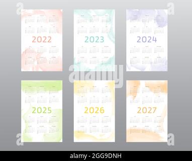 collection de calendriers 2022 2023 2024 2025 2026 2027 avec traits de pinceau de blob aquarelle abstraits. La semaine commence le dimanche. Illustration de Vecteur