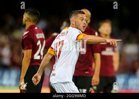 Jordan Veretout célèbre après avoir marquant un but lors de Serie UN match de football entre Salernitana et AS Roma au stade Arechi, Salerno, Italie, le 29 août 2021 Banque D'Images