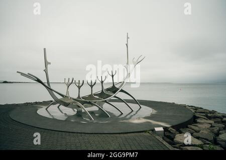 Reykjavik - 2021 mai : statue Sun Voyager à Reykjavik, Islande. Photo de haute qualité Banque D'Images