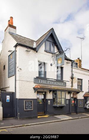 le pub phoenix dans le bas sunbury sur la tamise à surrey Banque D'Images