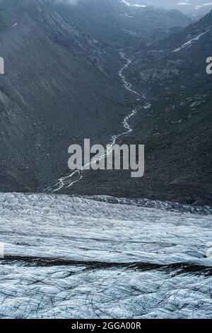 ruisseau et glacier d'aletsch Banque D'Images