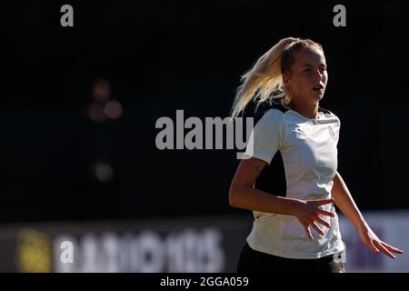 Stade de Vismara, Milan, Italie, 29 août 2021, Nina Stapelfeldt (AC Milan) s'entraîner après une blessure qui l'a sorti du jeu pendant AC Milan vs Banque D'Images