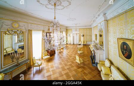 30 août 2021, Hessen, Bad Homburg VOR Der Höhe : la salle d'Assemblée de l'aile royale du palais a été magnifiquement restaurée après restauration. Bad Homburg Palace abrite les seuls appartements impériaux conservés en Allemagne. Après dix ans de restauration, l'aile du Roi sera rouverte au public au début du mois de septembre. Photo: Andreas Arnold/dpa Banque D'Images