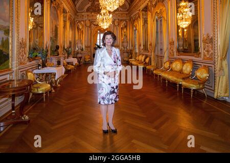 La reine SilviaCrowds à l'Opéra royal pour célébrer le 40e anniversaire de la Fondation Anders Walls. 2021-08-28 photo: Johan Jeppsson / TT / Code 2551 Banque D'Images