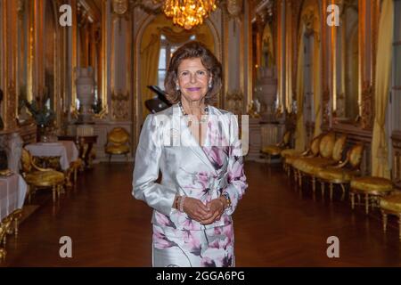 La reine SilviaCrowds à l'Opéra royal pour célébrer le 40e anniversaire de la Fondation Anders Walls. 2021-08-28 photo: Johan Jeppsson / TT / Code 2551 Banque D'Images