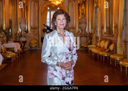 La reine SilviaCrowds à l'Opéra royal pour célébrer le 40e anniversaire de la Fondation Anders Walls. 2021-08-28 photo: Johan Jeppsson / TT / Code 2551 Banque D'Images