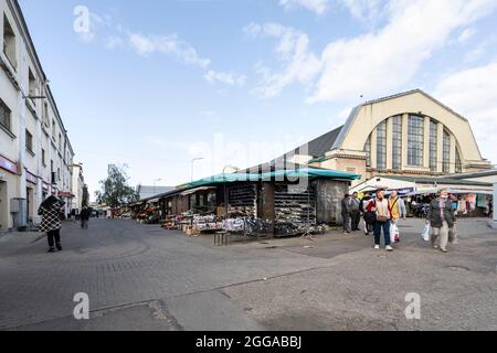 Riga, Lettonie. Août 2021. Vue extérieure sur le marché central du centre-ville Banque D'Images