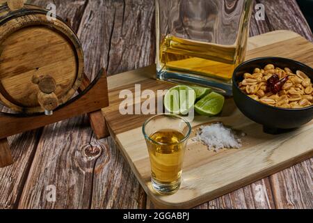 Comment prendre une photo de tequila au Mexique avec son citron et son sel Banque D'Images