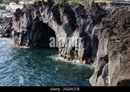 Le marginal dos Casteletes à Urzelina, île de Sao Jorge, Açores Banque D'Images