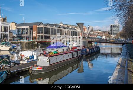 Pero's Bridge traversant le port flottant de Bristol Banque D'Images