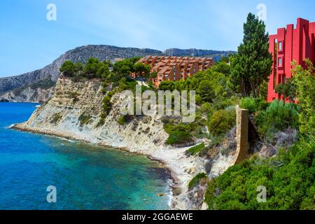 Vue panoramique sur la plage de Cala la Manzanera à Calpe, dans la Communauté Valencienne, en Espagne Banque D'Images