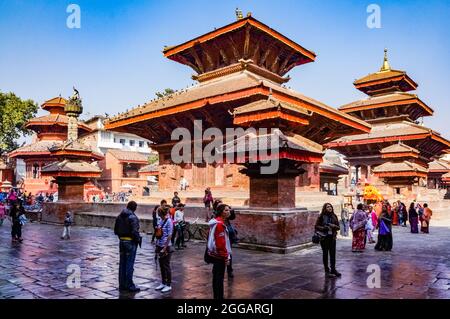 Les temples Jagannath, Gopinath et Chasin Dega à Hanuman Dhoka, Katmandou, avant le tremblement de terre de 2015 au Népal Banque D'Images