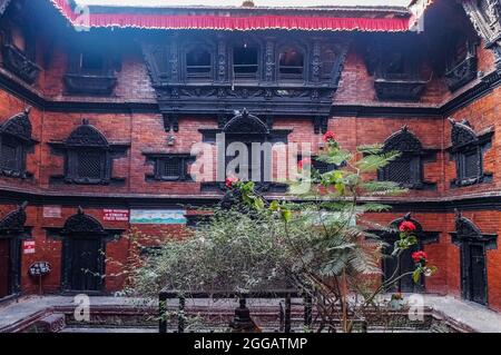 Kumari Ghar, palais de la déesse vivante Kumari, place Durbar de Katmandou, Népal, avant le tremblement de terre de 2015 Banque D'Images