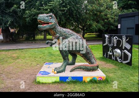 Gogo dinosaure numéro 15 le Junkasaurus Rex artiste Junkyard équipe du marché à Saint Marys Works norwich Banque D'Images