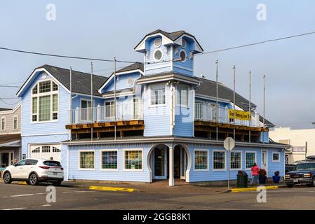 Bâtiments historiques dans une petite ville le long de la côte Pacifique. Florence, Oregon, États-Unis. Banque D'Images