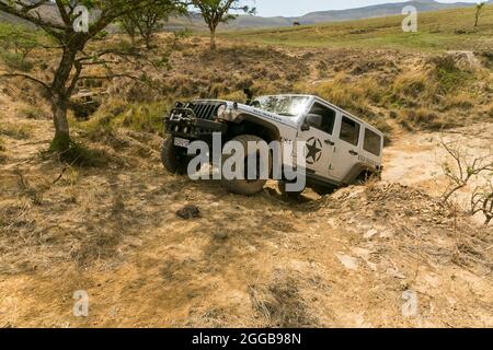 HARRISMITH, AFRIQUE DU SUD - 11 août 2021 : les membres du club de Jeep dans les montagnes Drakensberg Harrismith Banque D'Images