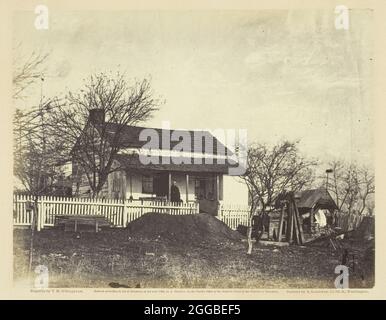 Quartier général général général général George G. Meade, juillet 1863. QG de George G. Meade à Gettysburg, Pennsylvanie. Le général de l'armée de l'Union Meade a battu le général confédéré Robert E. Lee à la bataille de Gettysburg pendant la guerre civile américaine. Imprimé albumine, pl. 43 de l'album "Gardner's Photographic Sketch Book of the War, Volume I" (1866) Banque D'Images