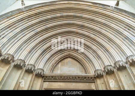 Porte des Apôtres (Porta dels Apòstols) de la cathédrale de Gérone, également connue sous le nom de Cathédrale Sainte Marie de Gérone (Catedral de Santa Maria de Gérone) Banque D'Images