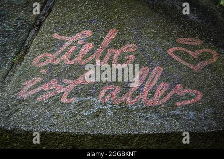 Inscription : l'amour est tout Banque D'Images