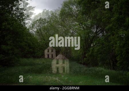 Double exposition d'une ferme abandonnée dans le sud du Minnesota, États-Unis Banque D'Images