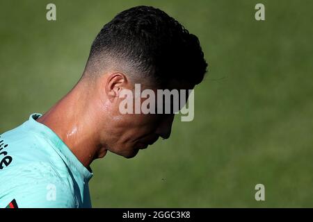 Oeiras, Portugal. 30 août 2021. Cristiano Ronaldo, l'avant-projet portugais, en action lors d'une session d'entraînement au camp d'entraînement Cidade do Futebol à Oeiras, Portugal, le 30 août 2021, dans le cadre de la préparation de l'équipe pour le prochain match de qualification de football de la coupe du monde de la FIFA, Qatar 2022 contre l'Irlande. (Credit image: © Pedro Fiuza/ZUMA Press Wire) Credit: ZUMA Press, Inc./Alamy Live News Banque D'Images