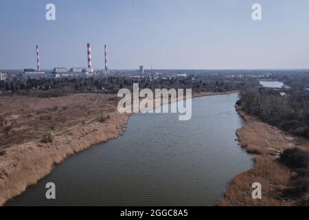 Bâtiments résidentiels au-dessus du lac Czerniakowskie nature Reserve Lac à Varsovie ville, Pologne Banque D'Images