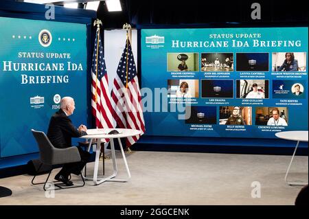 Washington, États-Unis. 30 août 2021. Le président Joe Biden rencontre virtuellement les gouverneurs et les maires des États et des villes touchés par l'ouragan Ida crédit: SOPA Images Limited/Alay Live News Banque D'Images