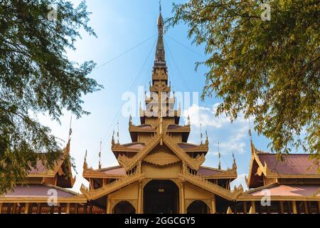 entrée du palais Mandalay de Mandalay situé au Myanmar Birmanie Banque D'Images