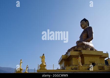 Vue latérale de la statue du Grand Bouddha Dordenma, une statue gigantesque du Bouddha Shakyamuni, Kuensel Phodrang, Thimphu, Bhoutan Banque D'Images