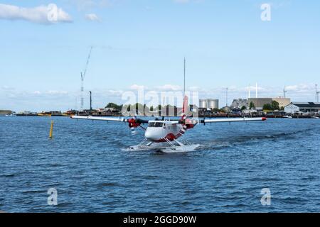 Sea plane dans le port de Copenhague Banque D'Images