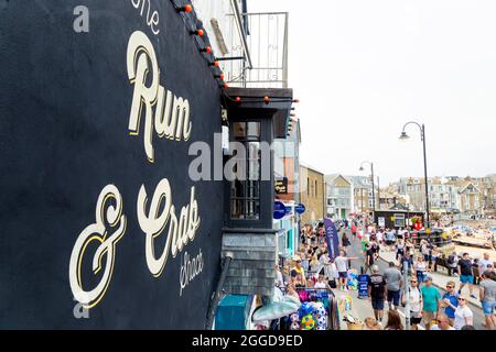 Restaurant Rum & Crab Shack et vue sur Wharf Road à St Ives, Cornwall, Royaume-Uni Banque D'Images