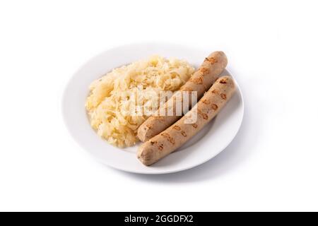 Saucisse de Bratwurst et choucroute isolées sur fond blanc Banque D'Images