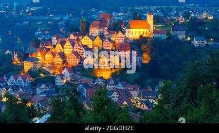 Une soirée à Altensteig. Altensteig est une ville dans le district de Calw dans le Bade-Wurtemberg et une communauté portail de la Forêt Noire Central / North Na Banque D'Images