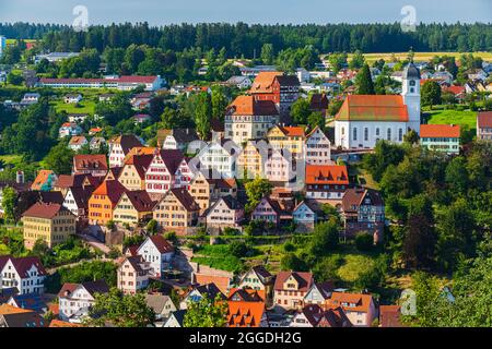 Une soirée à Altensteig. Altensteig est une ville dans le district de Calw dans le Bade-Wurtemberg et une communauté portail de la Forêt Noire Central / North Na Banque D'Images