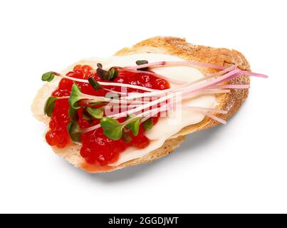 Bruschetta savoureuse avec caviar rouge et micro-vert sur fond blanc Banque D'Images