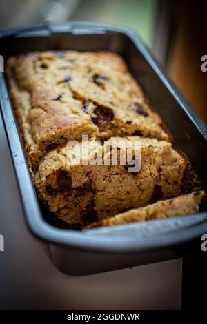 Pain de courgettes frais dans un plat de vie Banque D'Images